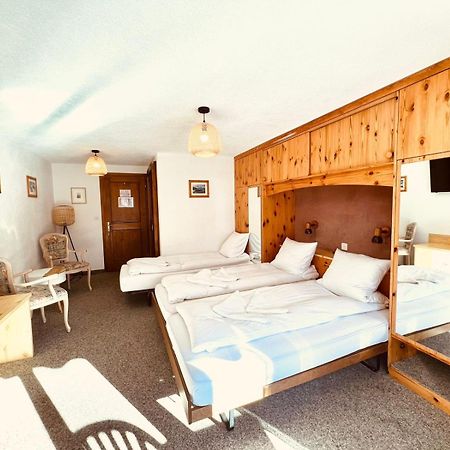 Hotel Old Jnn Klosters Bagian luar foto