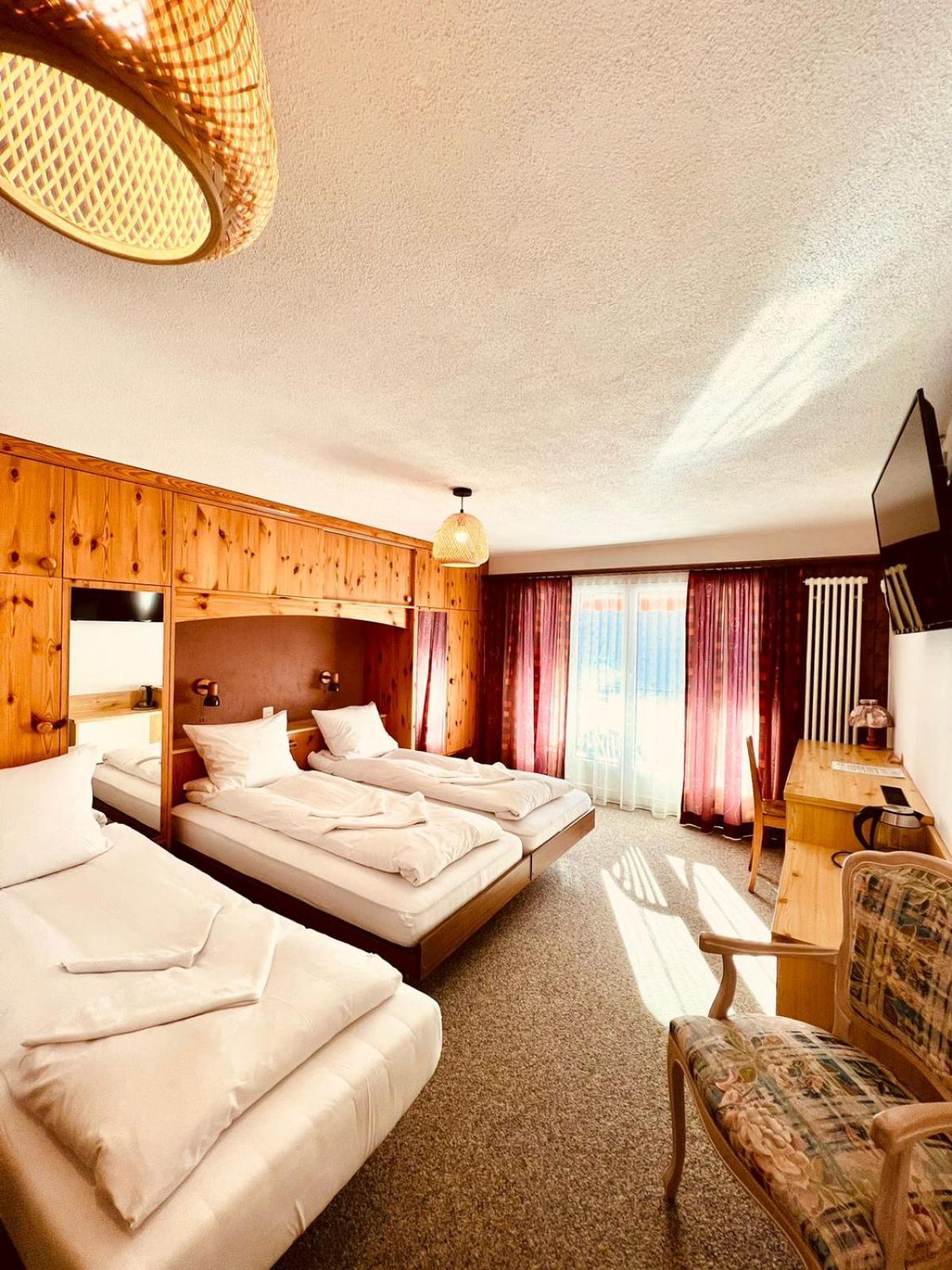 Hotel Old Jnn Klosters Bagian luar foto