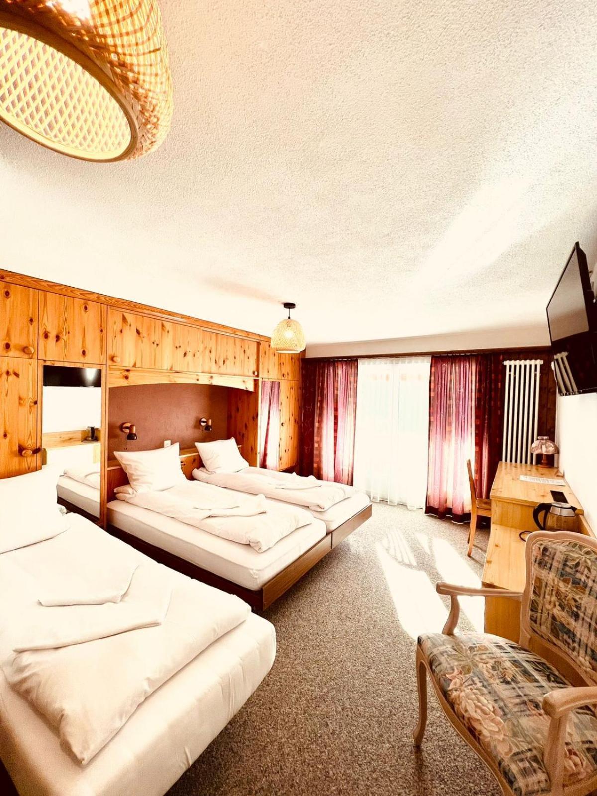 Hotel Old Jnn Klosters Bagian luar foto