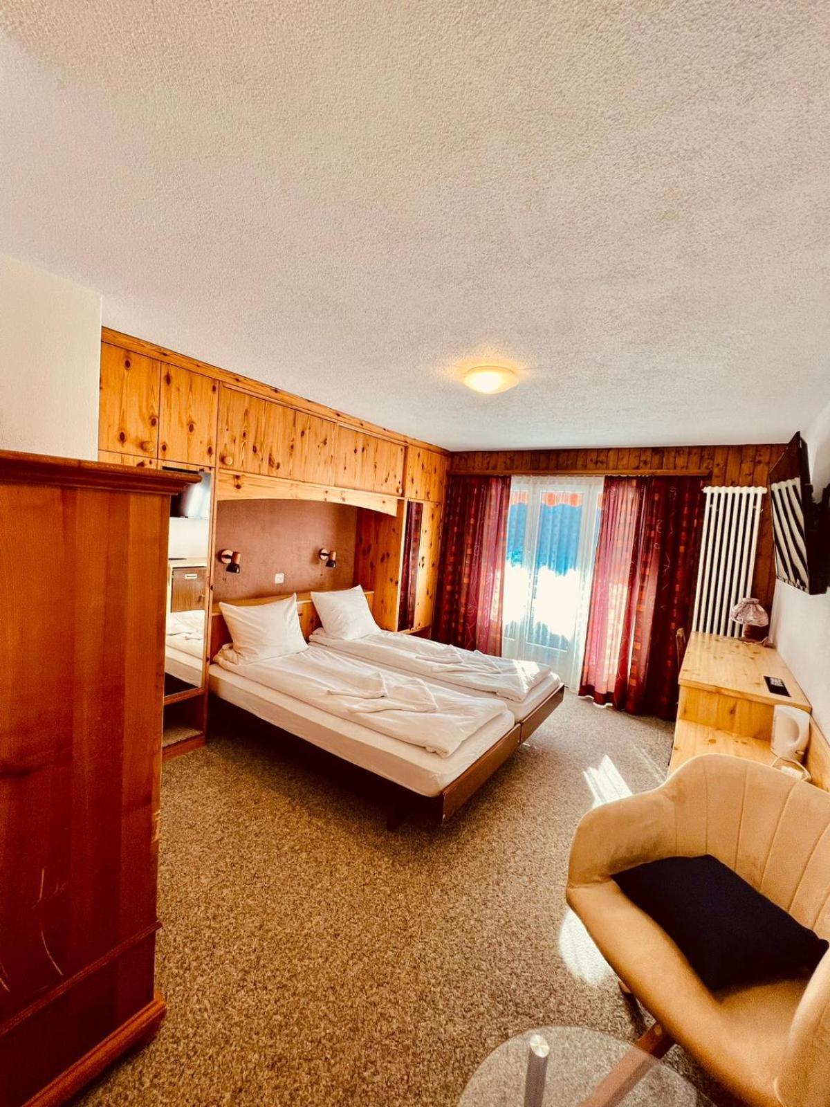 Hotel Old Jnn Klosters Bagian luar foto